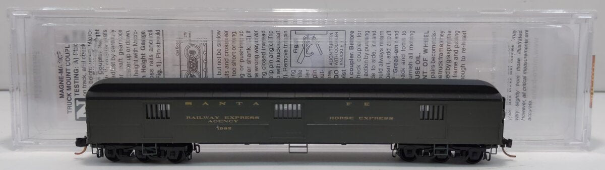 Micro-Trains 14900040 N ATSF 70' Heavyweight Horse Car #1982