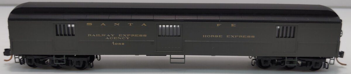 Micro-Trains 14900040 N ATSF 70' Heavyweight Horse Car #1982