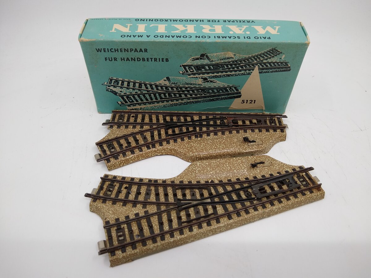 Marklin 5121 HO Scale Manual Left & Right Hand Switch Turnout Pair (Pack of 2)