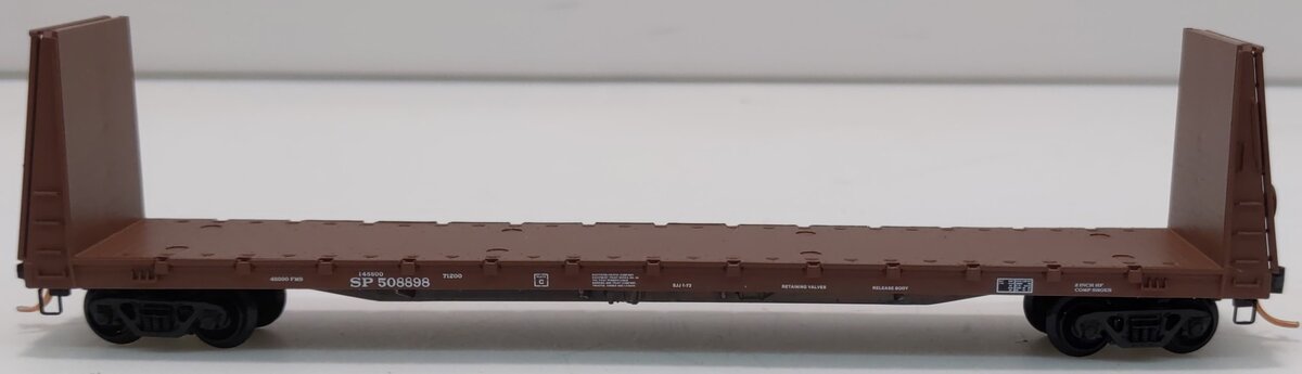 Micro-Trains 05400020 N Scale SP 61' 8"Bulkhead Straight Side Flatcar #508898