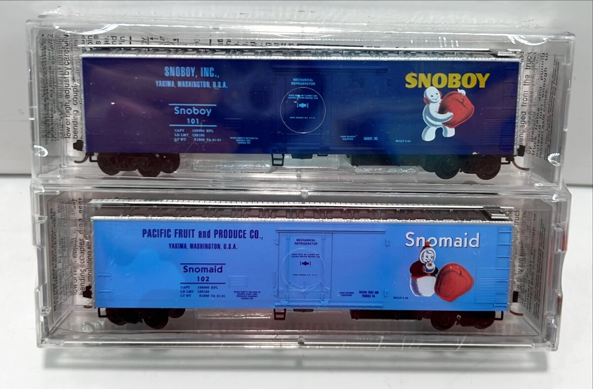 Micro-Trains 06900112 N Snoboy & Snomaid Rivet Side Mechanical Reefer (Set of 2)