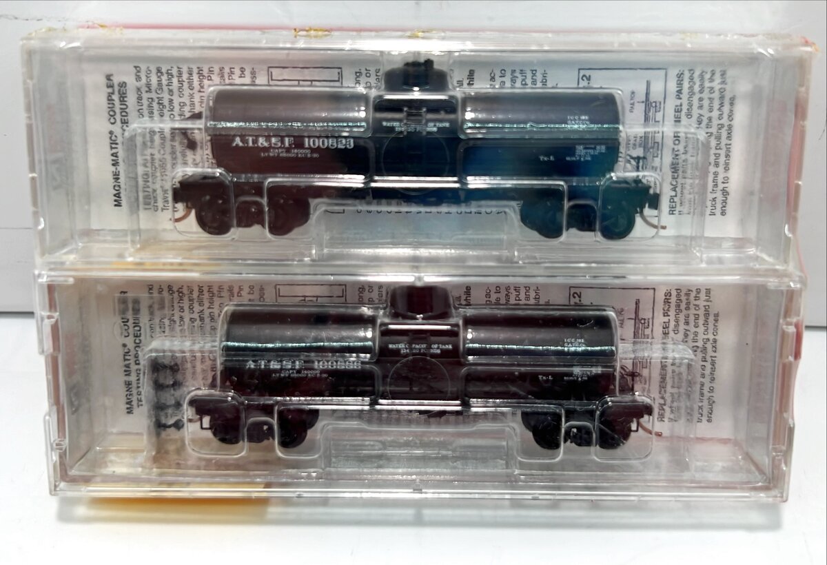Micro-Trains 06500012 N AT&SF 39' Single Dome Tank Car (Set of 2)