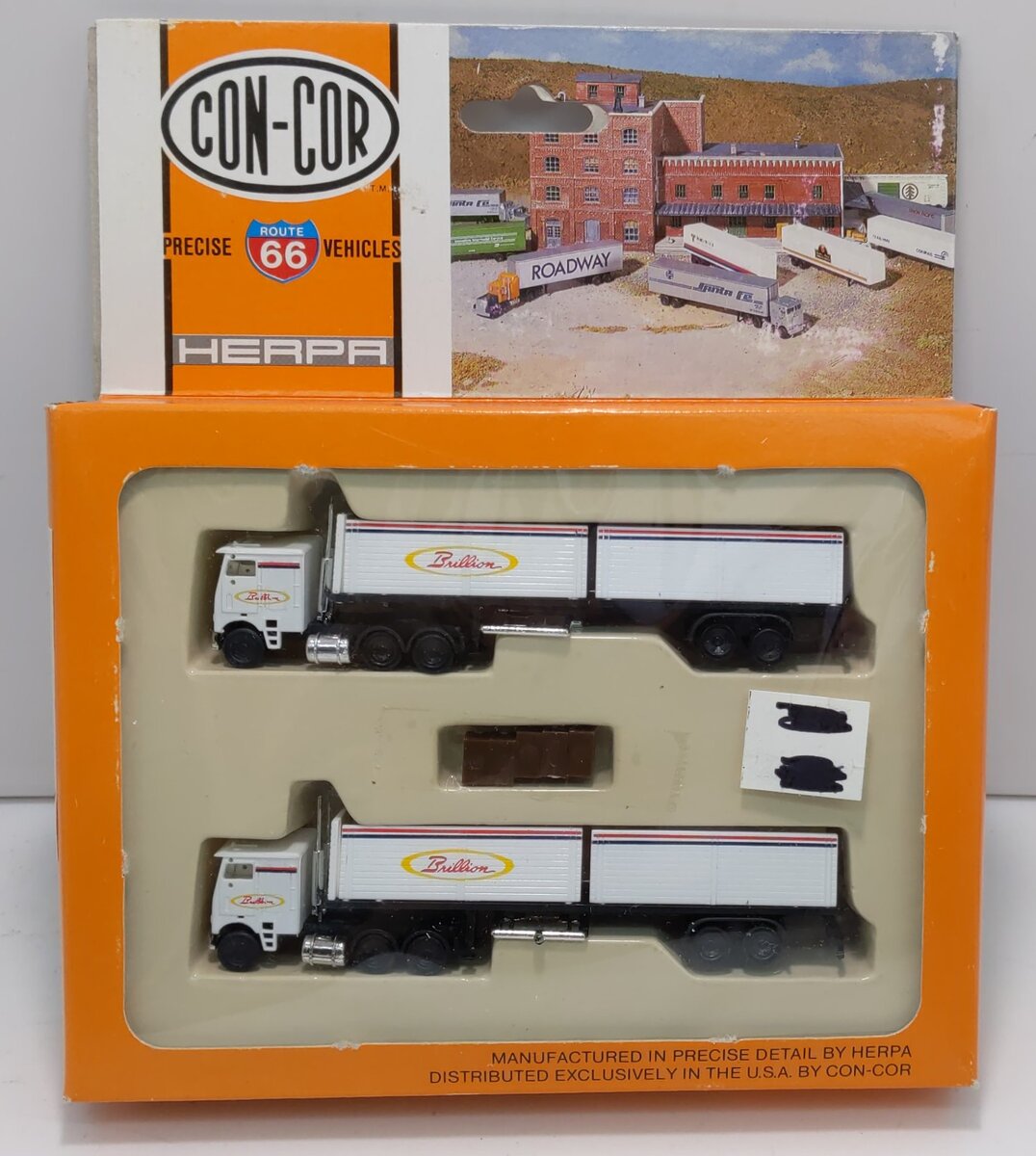 Con-Cor 0004-003032 N 1:160 Brillion Tractor & Flatbed Trailer (Pack of 2)
