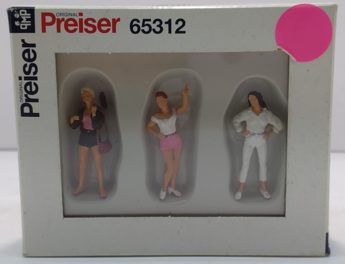 Preiser 65312 O Standing Teenage Girls Figures (Set of 3)