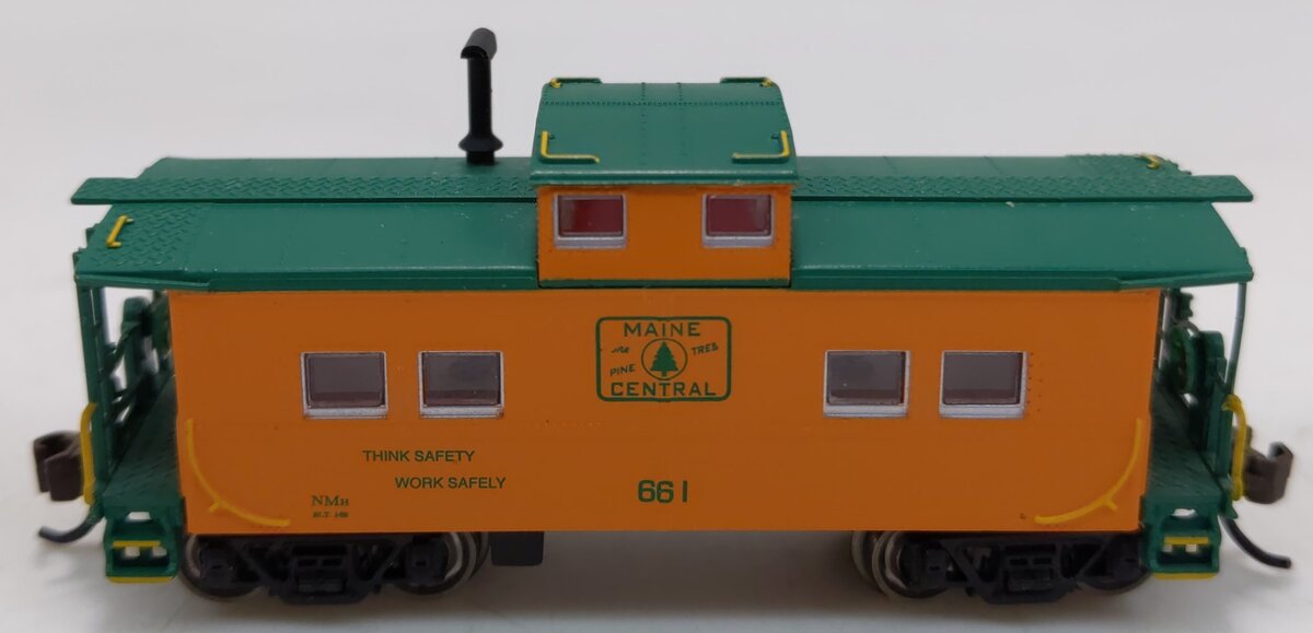 Bachmann 16854 N Maine Central Northeast-Style Steel Cupola Caboose #661