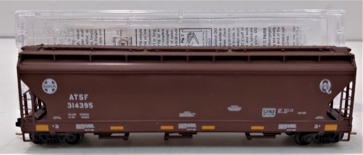 Micro-Trains 09400481 N ATSF 3-Bay Covered Hopper w/Elongated Hatches #314395