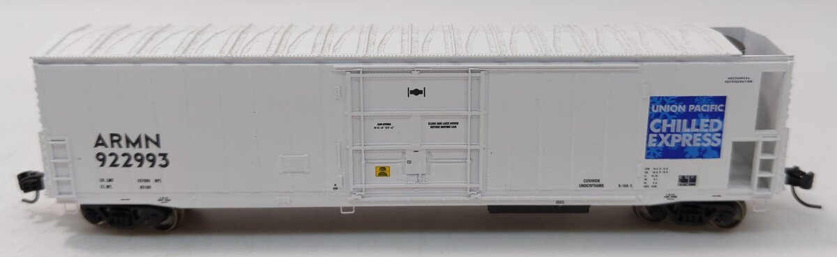 Athearn 24820 N UP/ARMN/Chilled Express 57' Mechanical Reefer #922993
