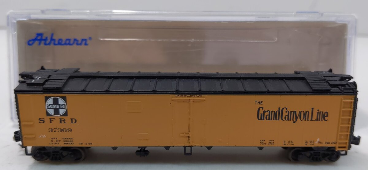 Athearn 23959 N Santa Fe Grand Canyon 50' Ice Bunker Reefer #37369