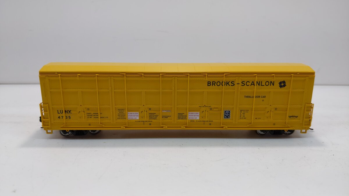 Walthers 920-101908 HO Brooks-Scanlon LUNX 56' Thrall All-Door Boxcar RTR #4735