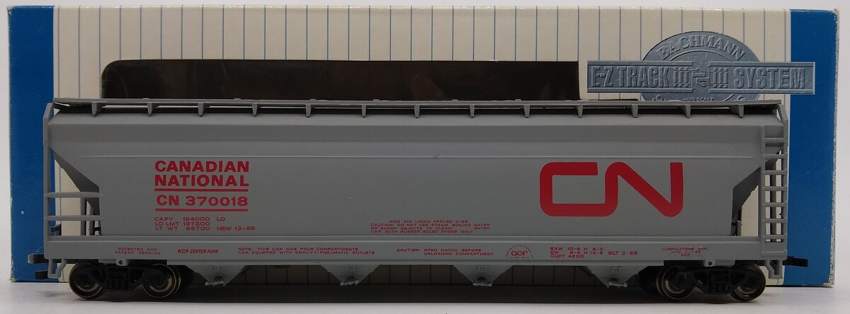 Bachmann 17513 HO Canadian National 56' ACF Center-Flow Covered Hopper #370018
