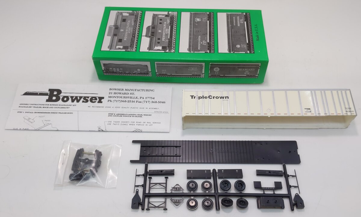 Bowser 55501 HO Triple Crown 53' RoadRailer Plate Wall Kit