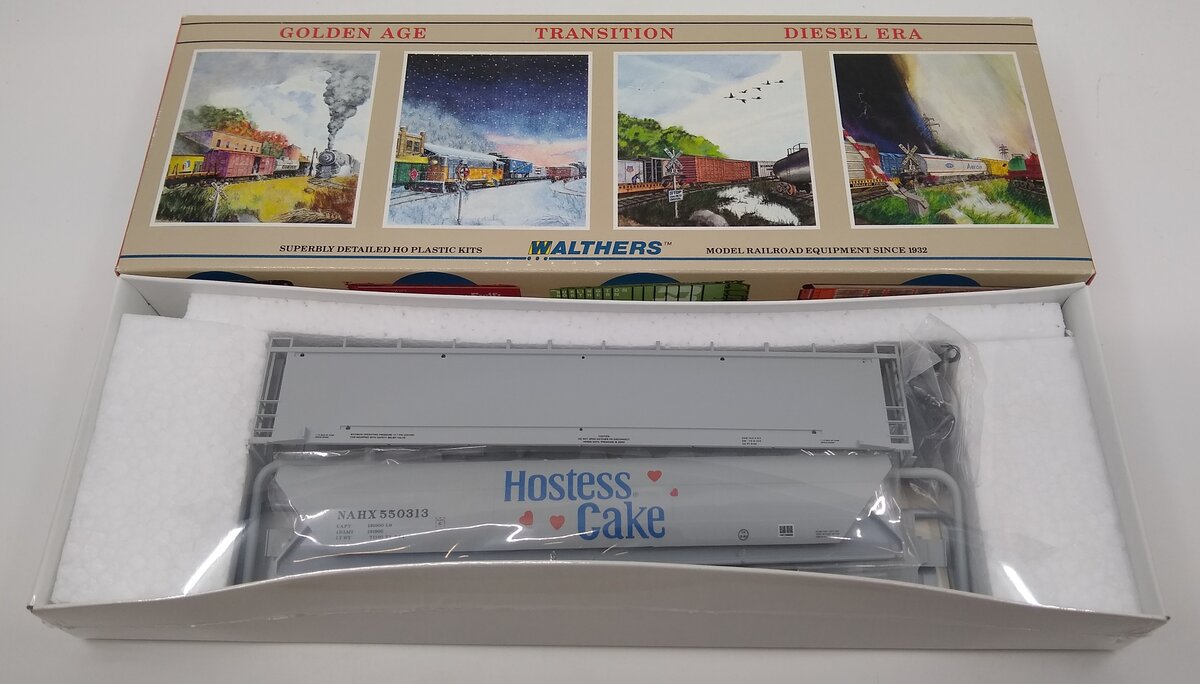 Walthers 932-5802 HO Scale Wonder/Hostess PD Covered Hopper Car Kit