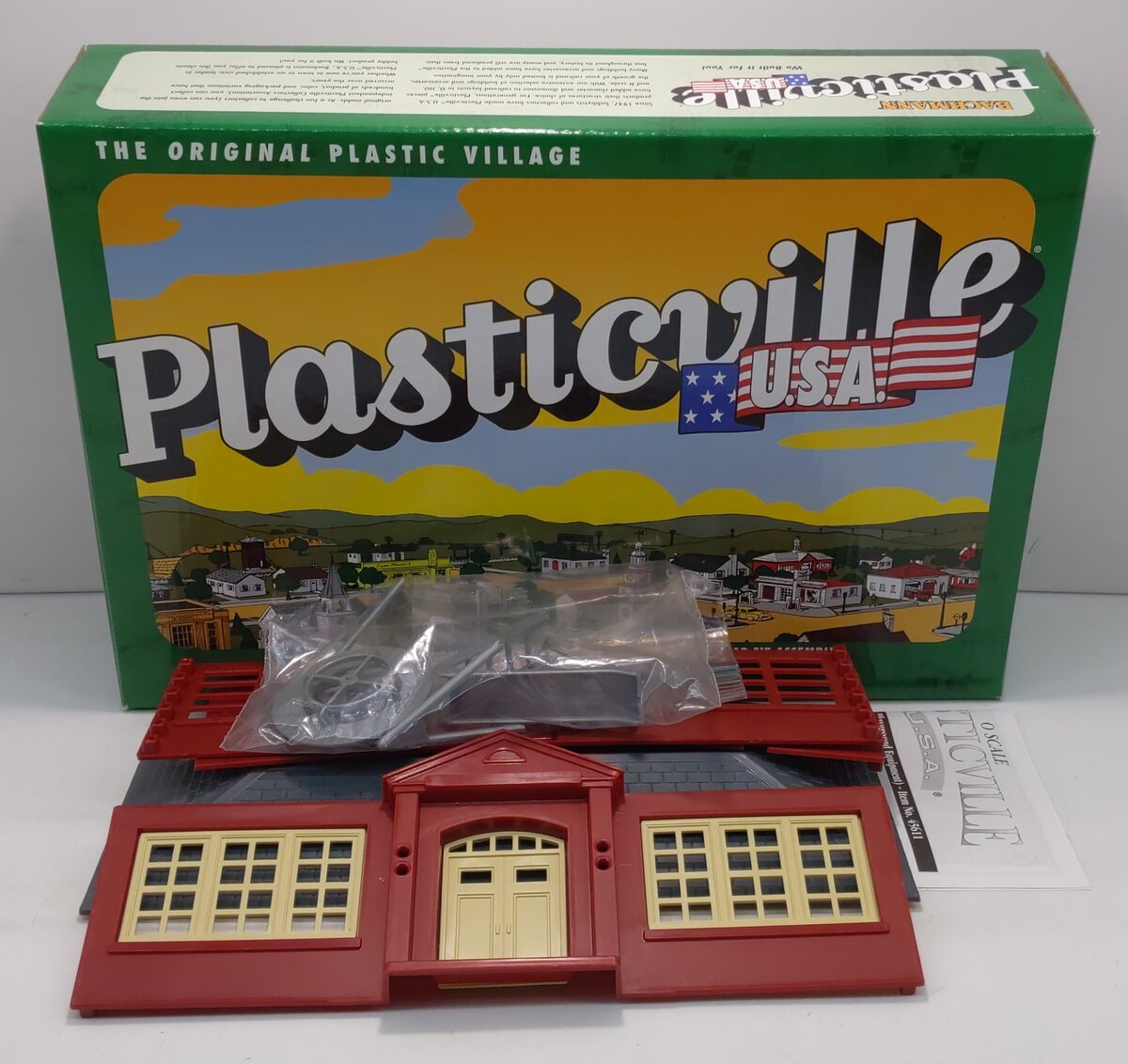 Bachmann 45611 O Plasticville School House With Playground Equipment Kit