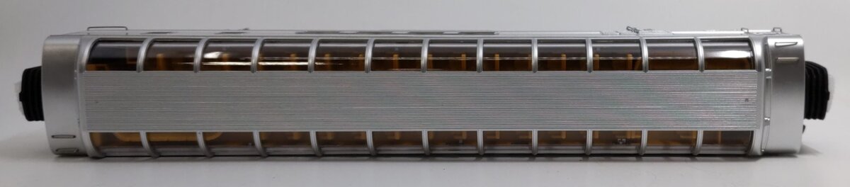 MTH 30-67878 O Gauge Burlington "Silver Mansion" 60' Streamlined Vista Dome Car
