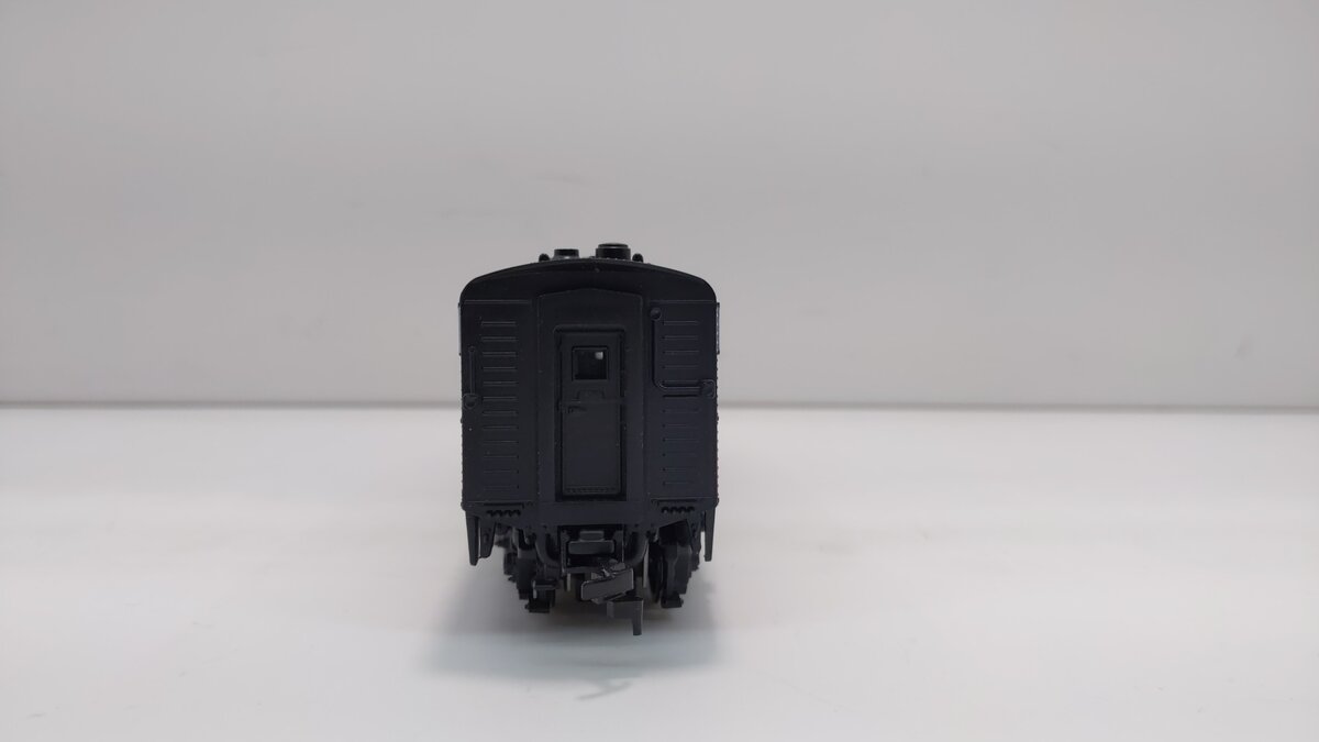 Athearn 3021 HO New Haven F7A Dummy Diesel Locomotive # 0272