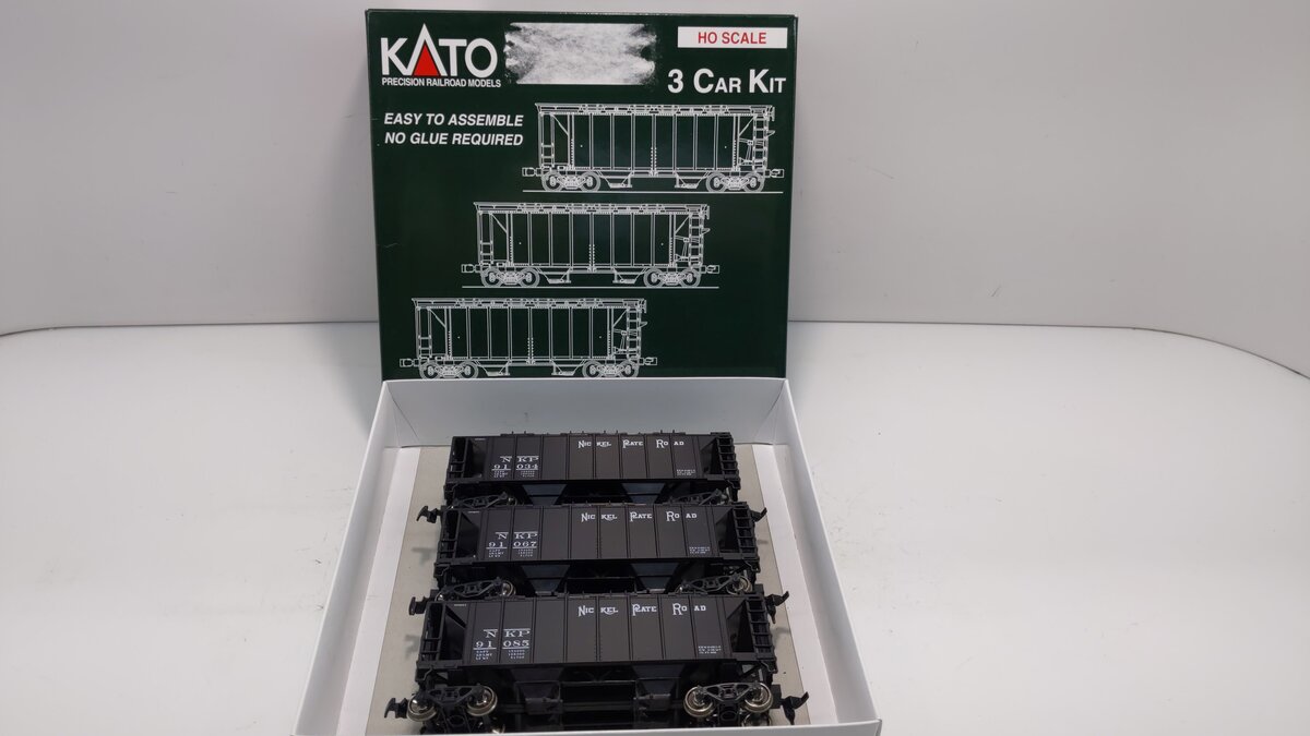Kato 38-0109 Nickel Plate Road ACF 70 Ton Covered Hopper 3-Car Model Kit