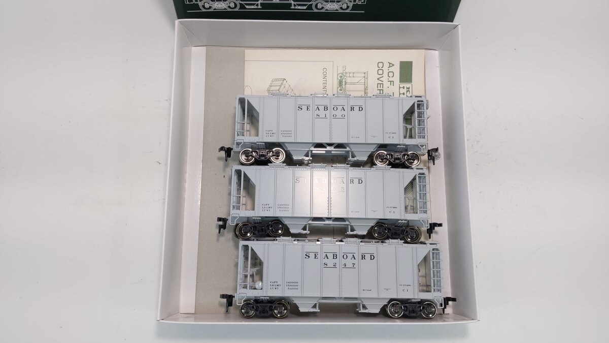 Kato 38-0111 HO Seaboard ACF 70T Covered Hopper Set (Pack of 3)