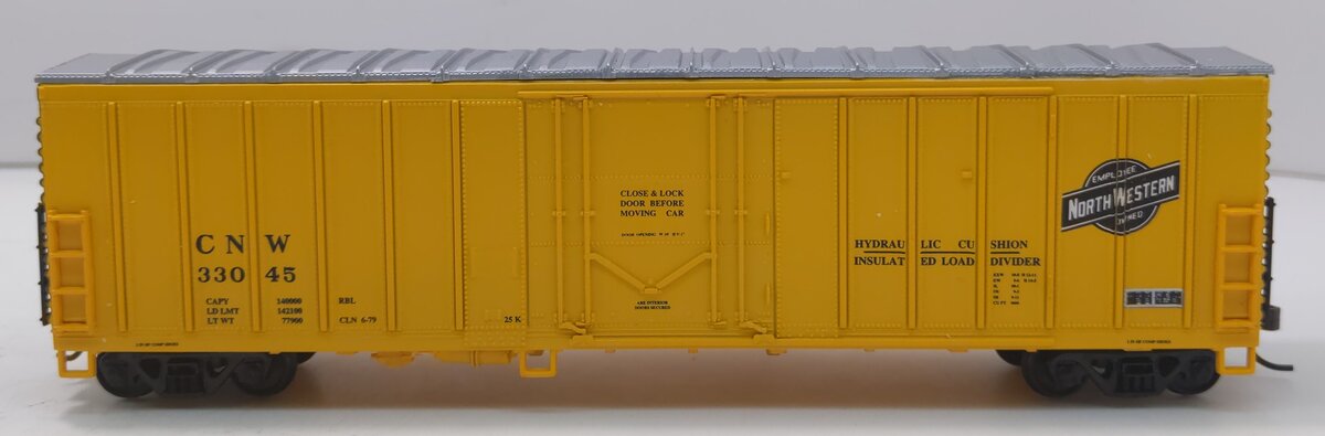 Walthers 932-3601 HO C&NW 50' Exterior Post Boxcar #33045