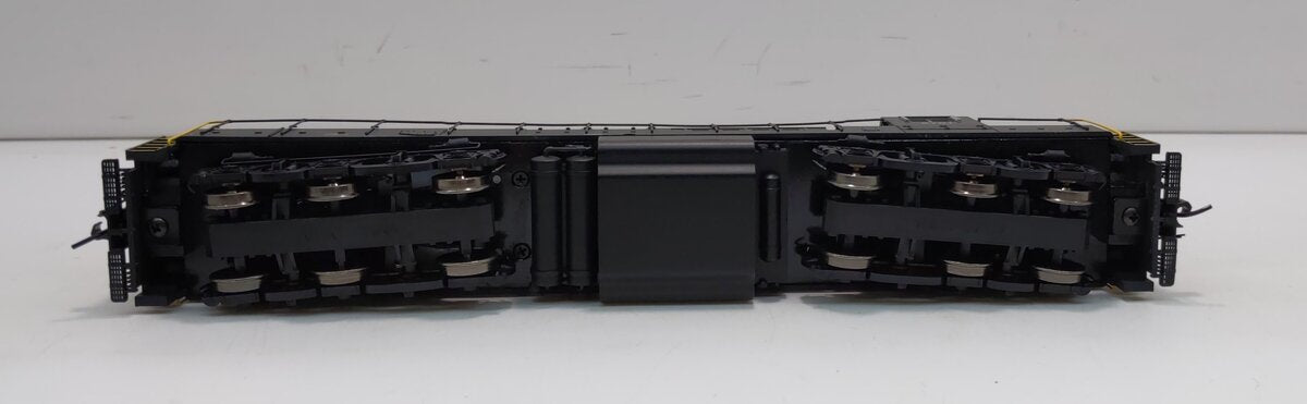 Atlas 7820 HO Pennsylvania Train Master Phase 2 Diesel Locomotive #8701