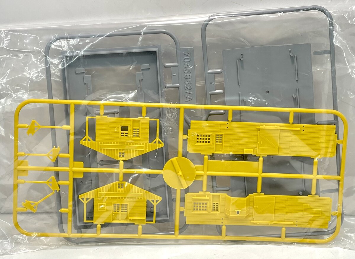 Bachmann 45852 N Scale Plasticville Freight Station Building Kit