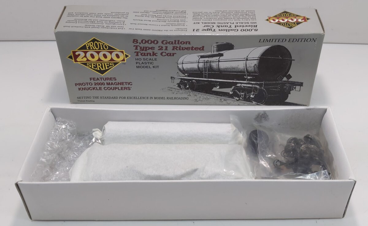 Proto 2000 21751 HO Scale APOX Life Like Tank Car Kit #8381