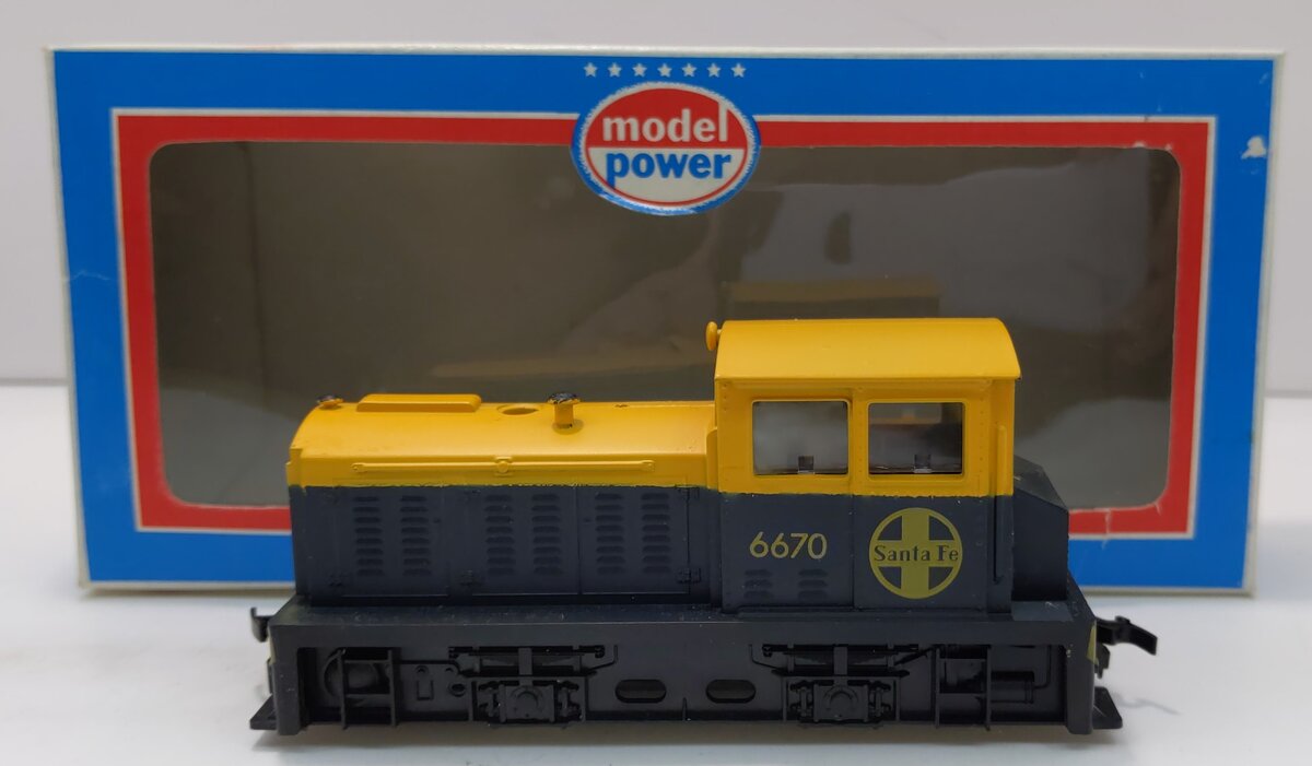 Model Power 6670 HO Santa Fe Plymouth Industrial DDT Diesel Switcher