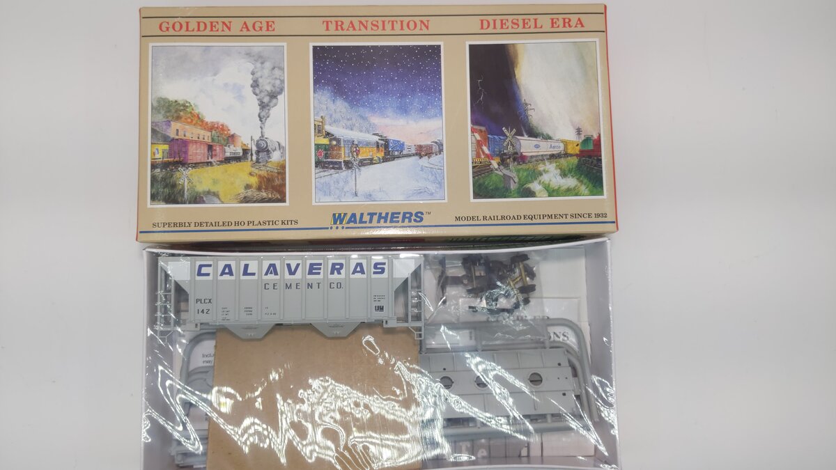 Walthers 932-5413 HO 100 Ton Cement Covered Hopper Calaveras Cement # 142 Kit