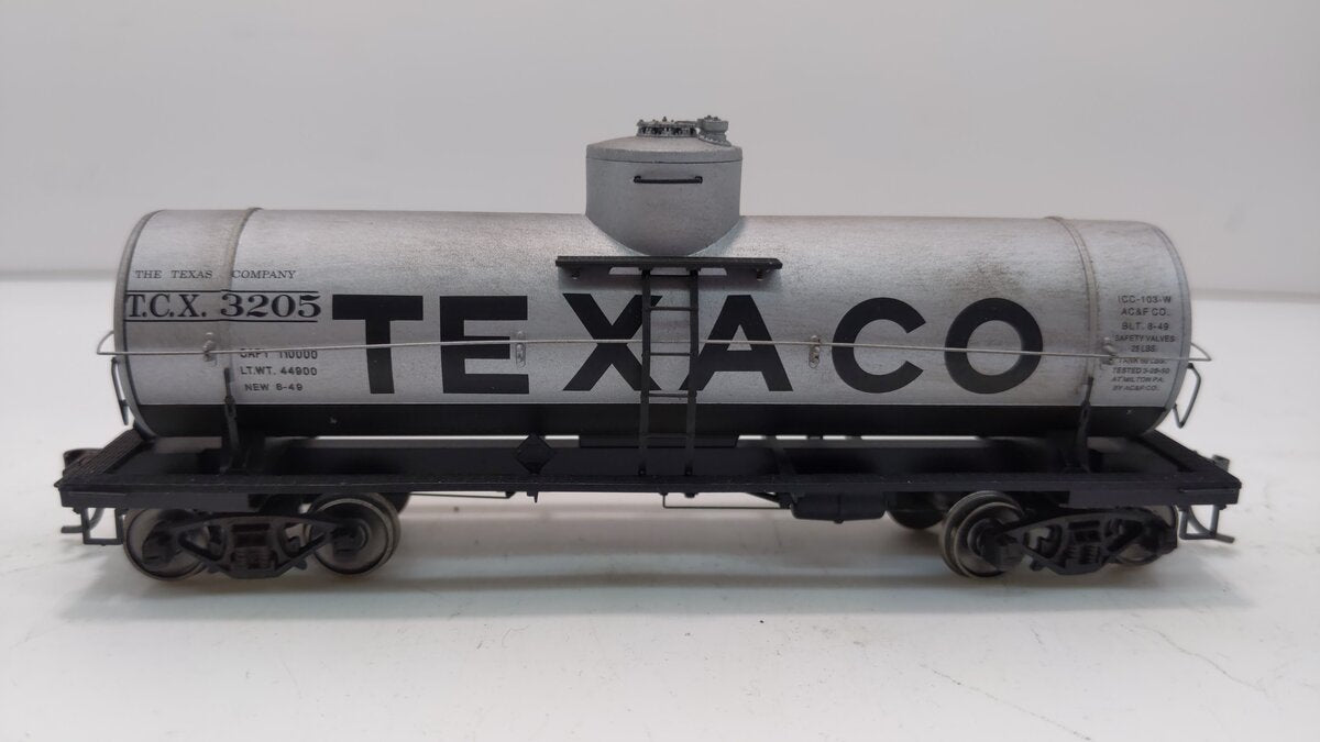 Red Caboose 33004 10000-Gal Tank TXC Slver