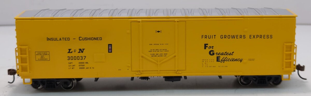 Athearn 74953 HO Fruit Growers Express/L&N 50' Youngstown Door Box Car #300037