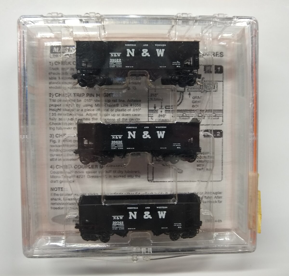 Micro-Trains 09100012 N Norfolk & Western 33' Twin Bay Hopper (Set of 3)