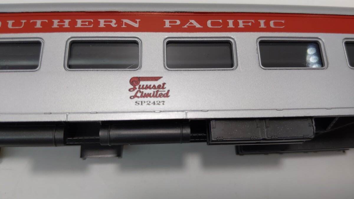 Rivarossi 2359/0 HO Scale Southern Pacific Sunset Limited SP9120 Passenger Car