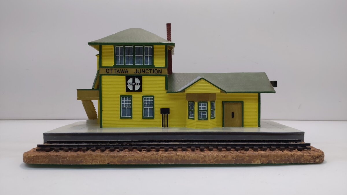 Lefton 01629 HO Scale Ottawa Junction Railways Depots Collection