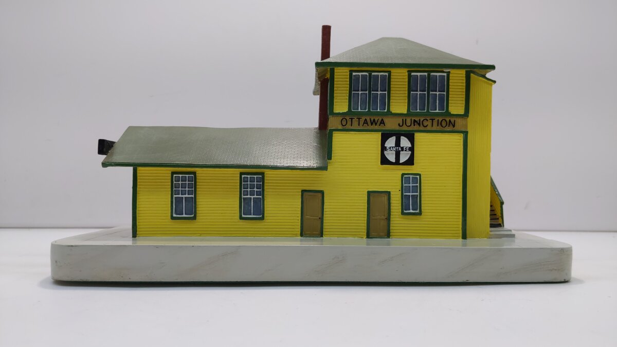 Lefton 01629 HO Scale Ottawa Junction Railways Depots Collection