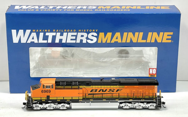 Walthers 910-20187 HO BNSF GE ES44 Diesel Locomotive with Sound