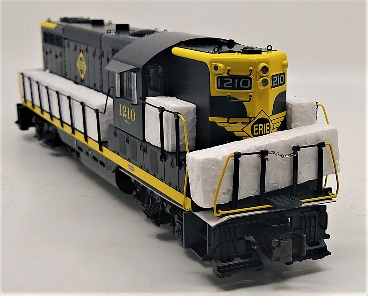 Lionel 6-28596 O Gauge Erie GP7 Powered Diesel Locomotive #1210
