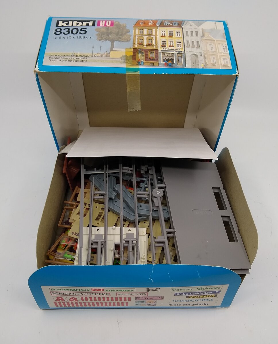 Kibri 8305 HO Townhouses with Shop Building Kit