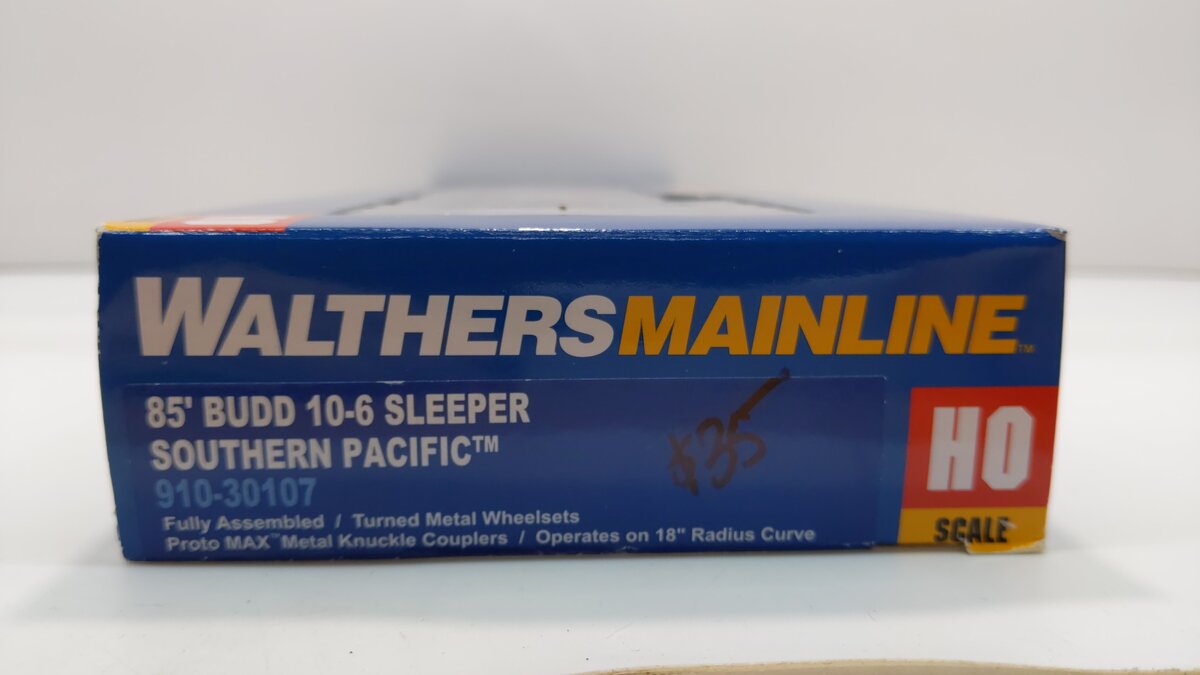 Walthers 910-30107 HO Southern Pacific 85' Budd 10-6 Sleeper - Ready to Run