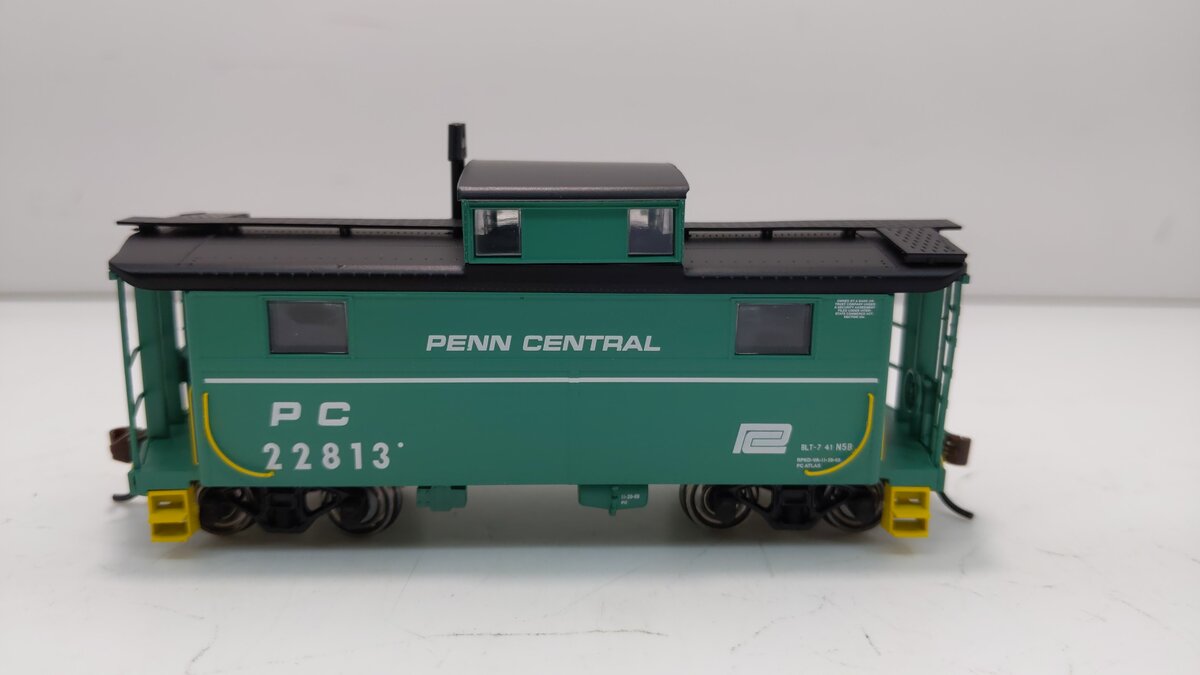 Bowser 41673 HO Penn Central N5 Caboose #22813