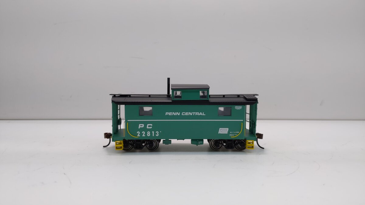 Bowser 41673 HO Penn Central N5 Caboose #22813