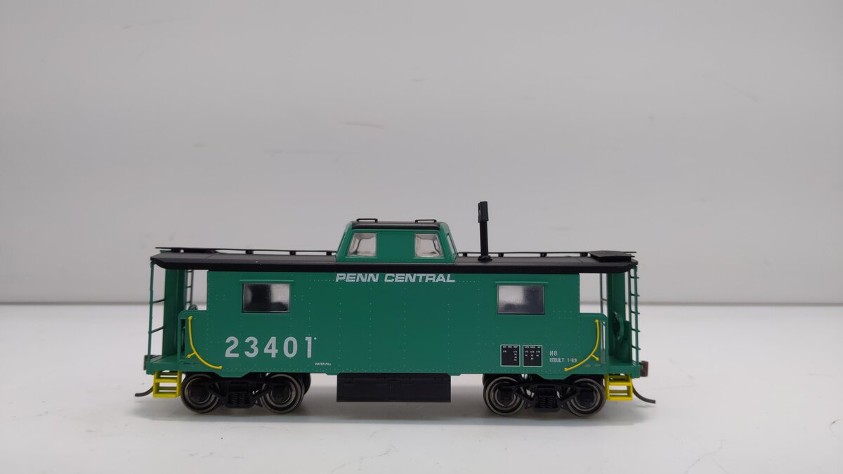Bowser 41592 HO Penn Central PRR Class N8 Steel Center Cupola Caboose  #23401