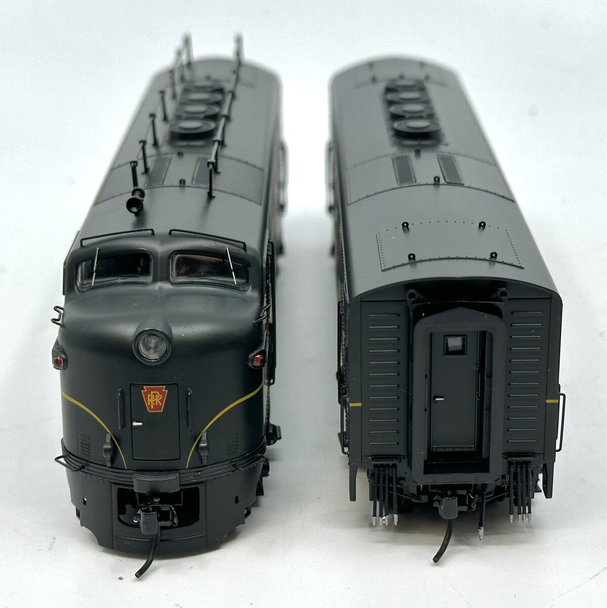 Broadway Limited 4823 HO Pennsylvania EMD F3 A/B Diesel Locomotive #9501A/9501B