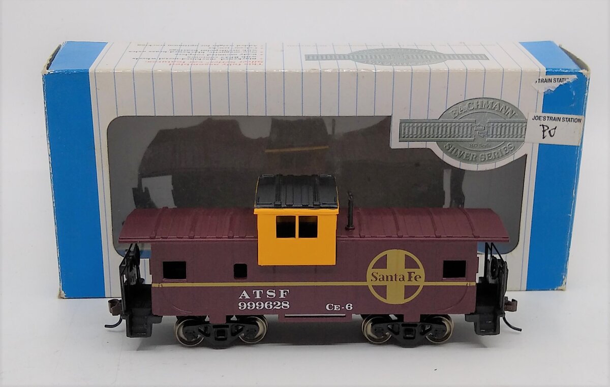 Bachmann 17702 HO Atchison, Topeka & Santa Fe 36' Wide-Vision Caboose
