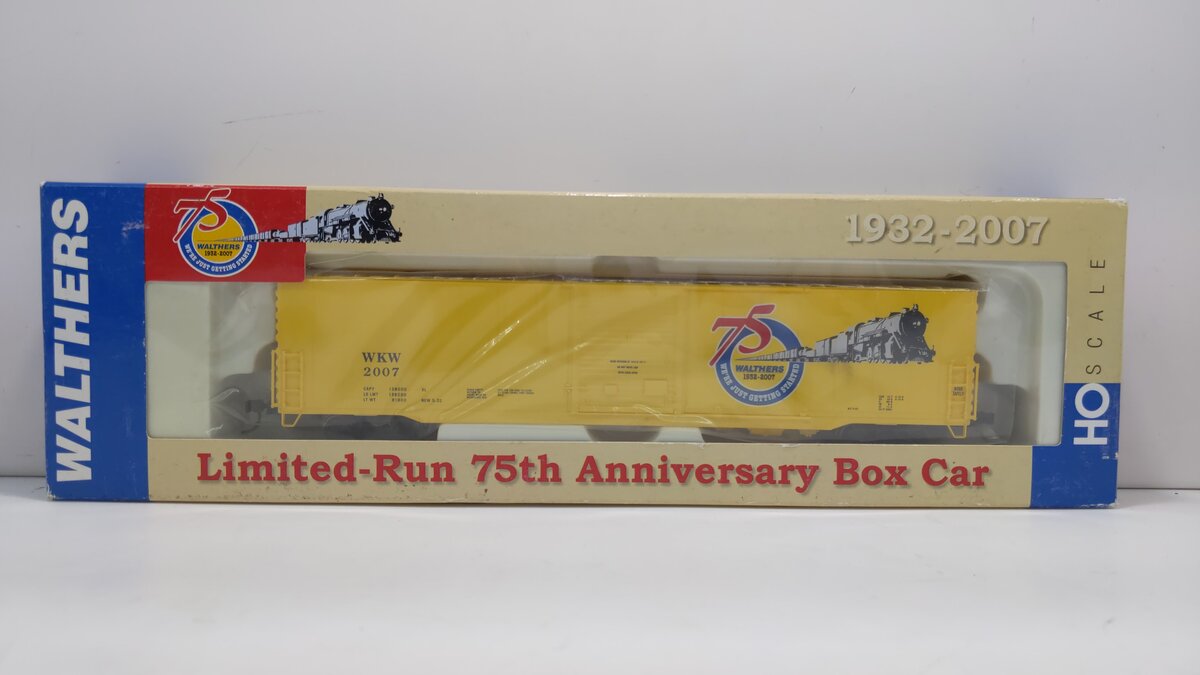Walthers 932-95000 HO Scale Gold Line 60' Auto Parts Boxcar