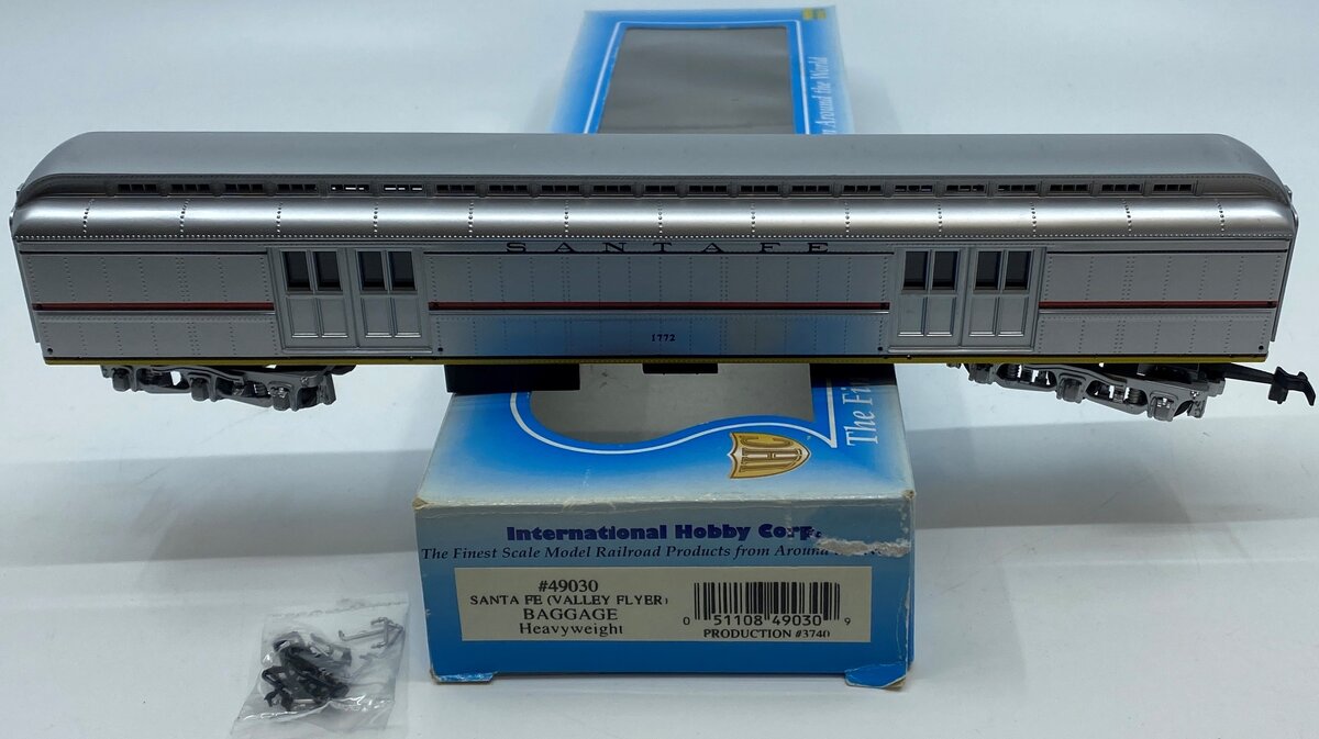 IHC 49030 HO Santa Fe Valley Flyer Heavyweight Baggage Car #1772