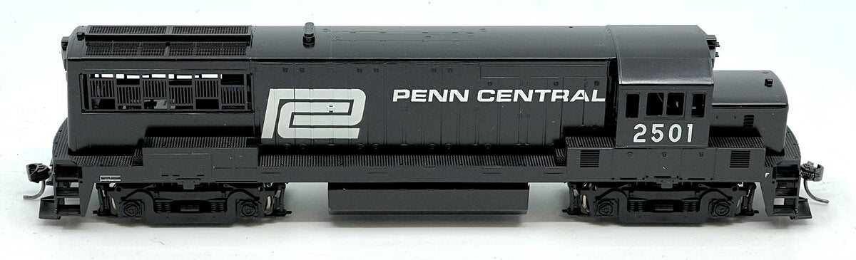 Stewart 7208 HO Penn Central GE U25B Phase II Powered Diesel Locomotive #2501