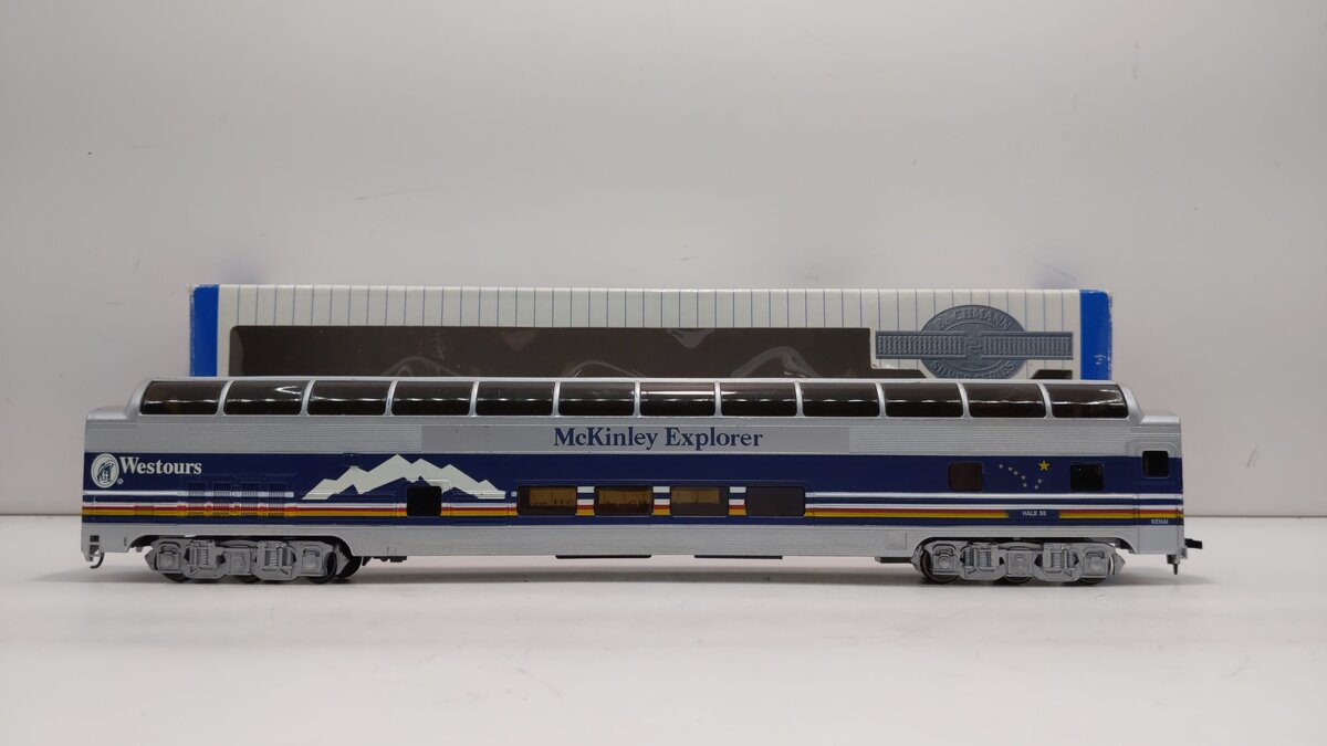 Bachmann 13037 HO McKinley Explorer Budd 85' Full-Length Dome w/Lights
