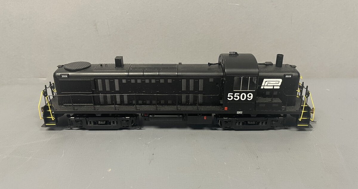 Athearn 96848 HO Penn Central RS3 Diesel Locomotive #5509