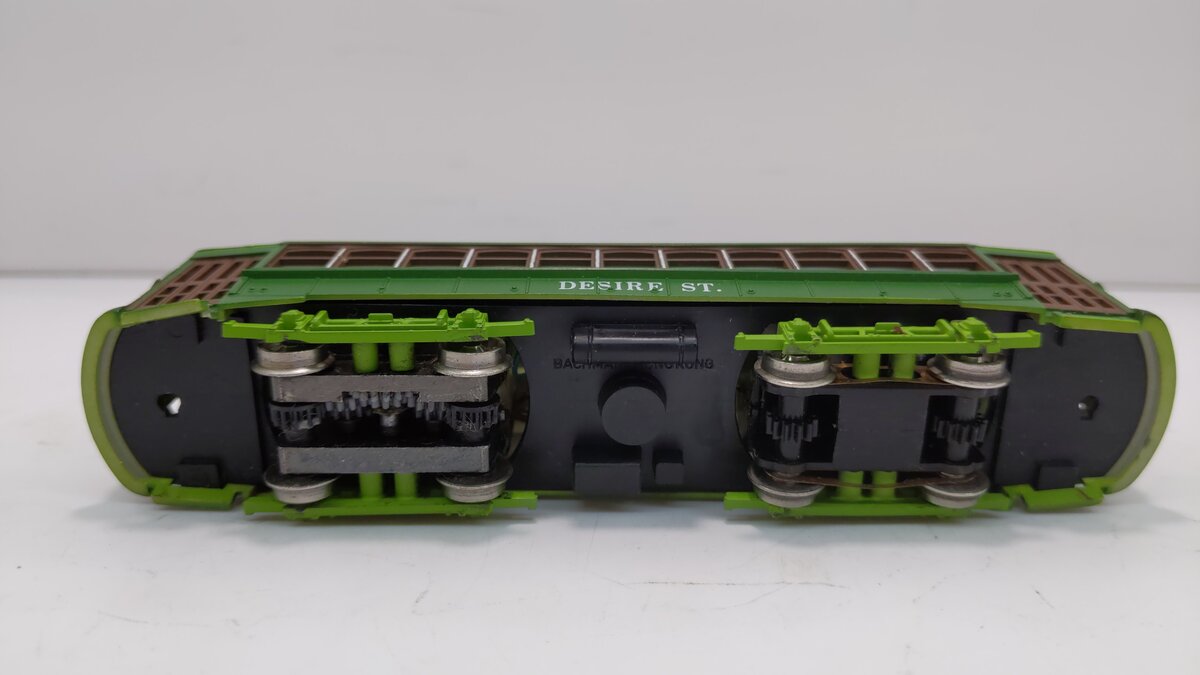 Bachmann 61036 HO Desire St Electric Brill Trolley #453 – Trainz