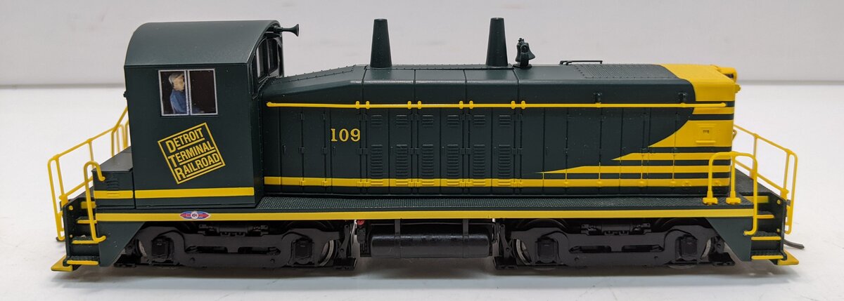 Broadway Limited 2949 HO Scale Detroit Terminal EMD NW2 Diesel Locomotive #109