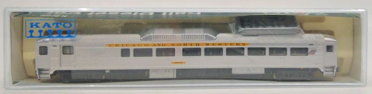 Kato 166-0105 C&NW RDC-2 Passenger/Baggage Car